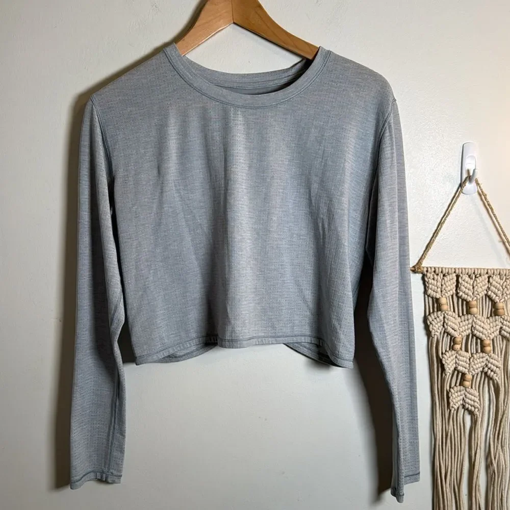 EUC Lululemon Light Blue Long Sleeve Tulip Back Athletic Top 4 - Picture 3 of 6